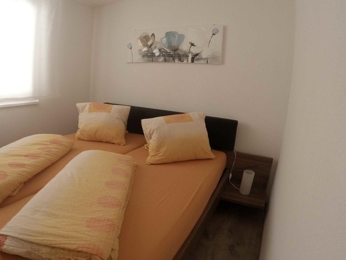 Haus Baracca Apartment Vella Bagian luar foto