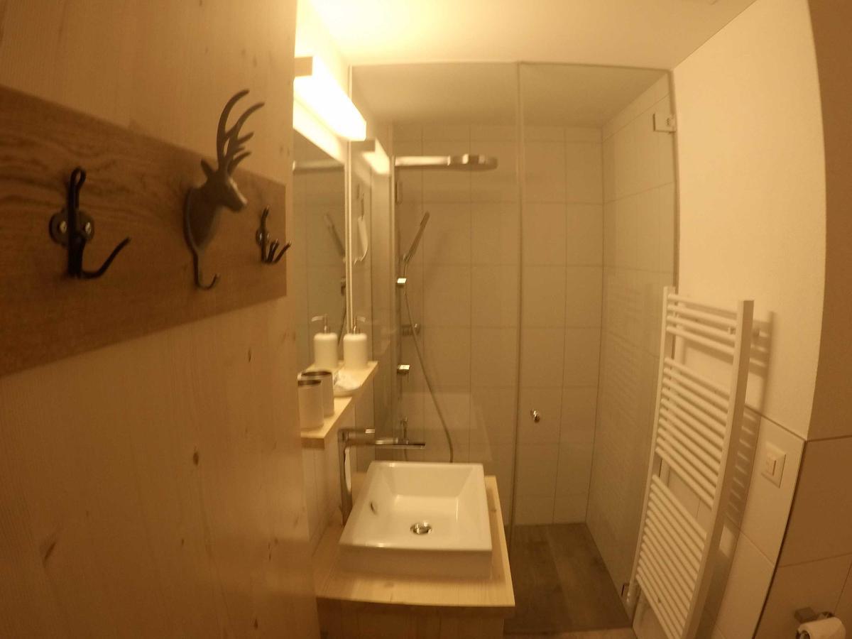 Haus Baracca Apartment Vella Bagian luar foto