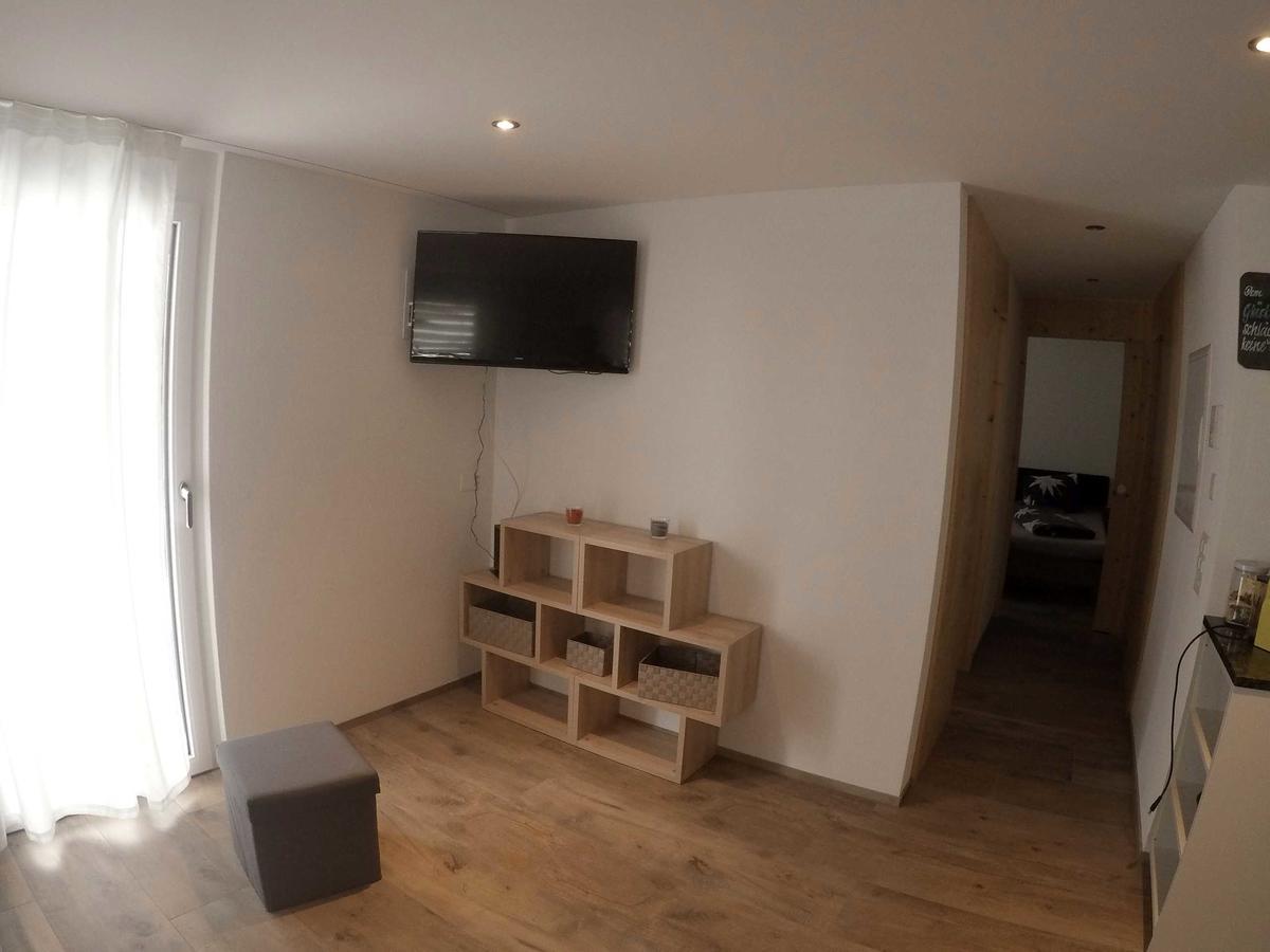 Haus Baracca Apartment Vella Bagian luar foto