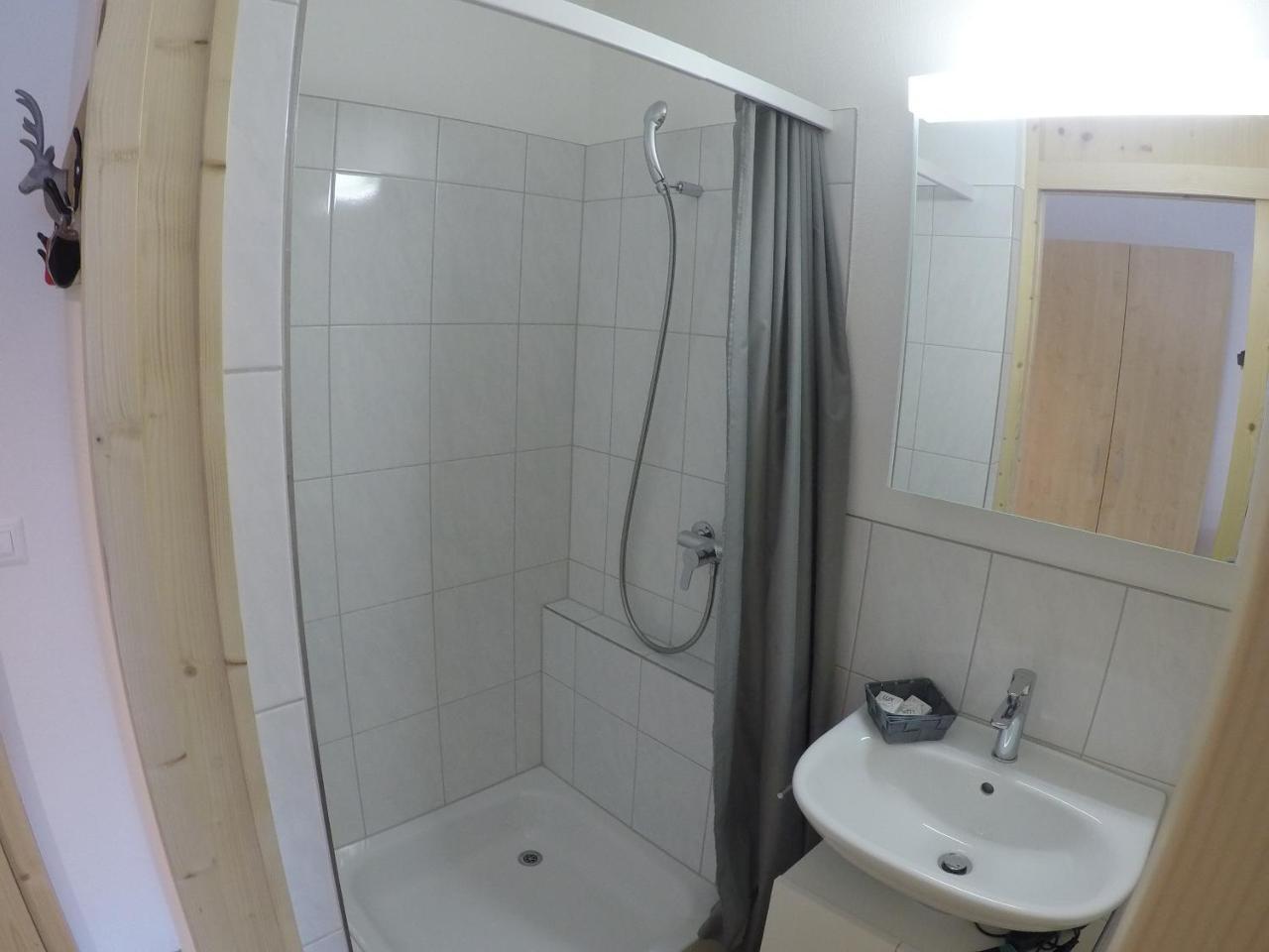 Haus Baracca Apartment Vella Bagian luar foto
