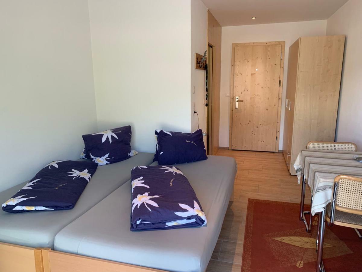 Haus Baracca Apartment Vella Bagian luar foto